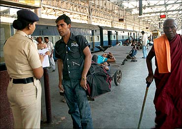 Rail Budget: Mamata may favour Bengal, not hike fares