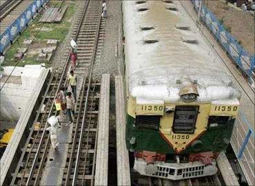 Rail Budget 2013: Rail freight for grains, pulses, groundnut oil up by 6%