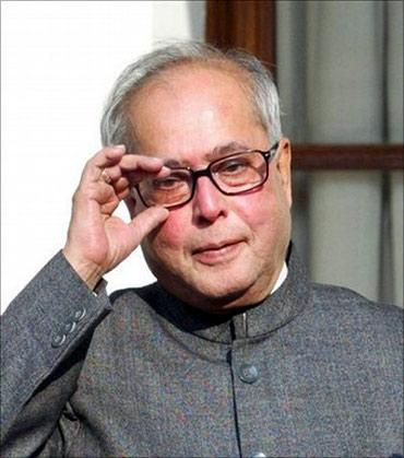 Pranab Mukherjee expects the deficit to go down in 2012