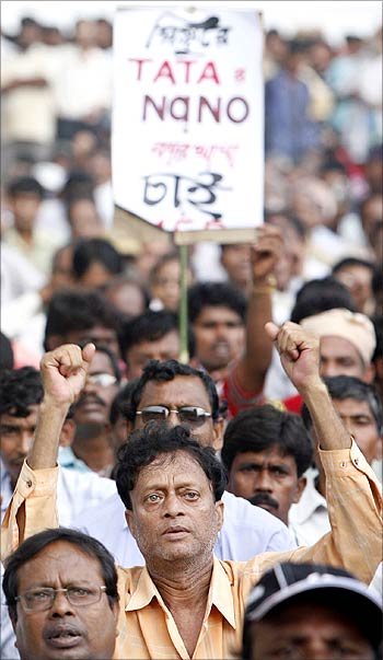 People march in support of Nano factory at Singur.