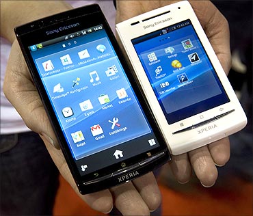Sony Ericsson smartphones, Xperia Arc (L) and XperiaX8.