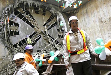 'Metro Man' Sreedharan blasts private contractors