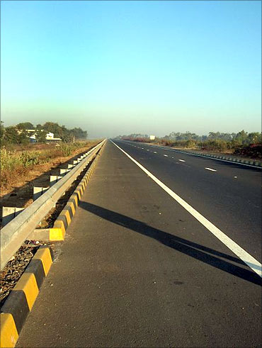 Ahmedabad Vadodara Expressway.