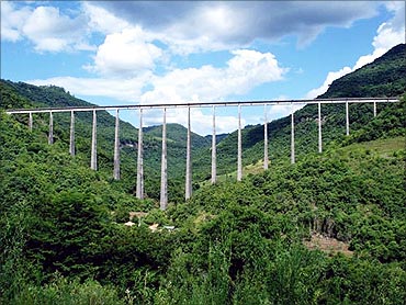 Viaduct 13.