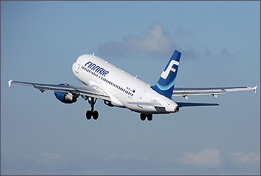 Airbus A319-100 taking off.