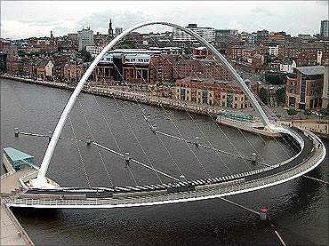 Gateshead Millenium Bridge.