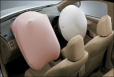 Dual SRS airbags.