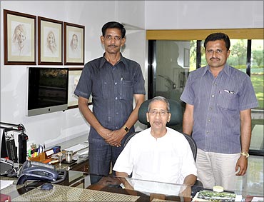 Rajendra Patil (L) and Hemachandra Patil (R) with Bhavarlal H Jain, founder, Jain Irrigation.