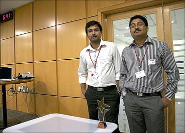 Mir Abid Husain and Mohammed Azharudin developed the device Emo2 World.