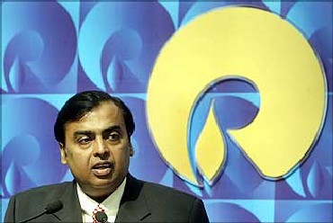 4G battle heating up: It's Ambani versus Mittal