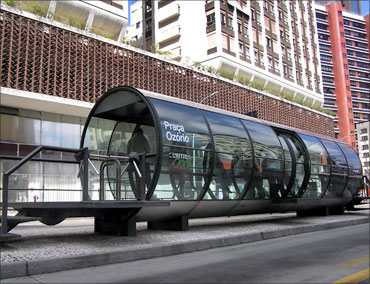 A tunnel shaped bus stop in Curitiba.