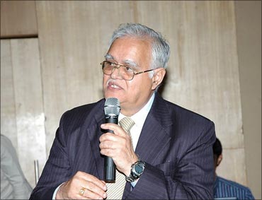 IIT Kharagpur alumnus and former director of Motorola S Venkatesam.