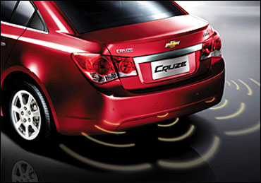 Rear view of Cruze.