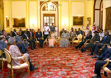President Pratibha Patil (C) attends a meeting with African leaders at Rashtrapati Bhavan.