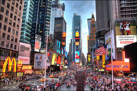 Times Square has the highest annual attendance rate of any tourist attraction in the US.