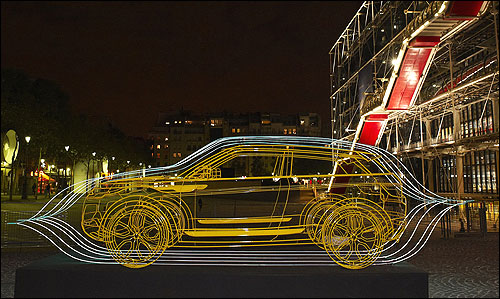 Range Rover Evoque: Wireframe street art.