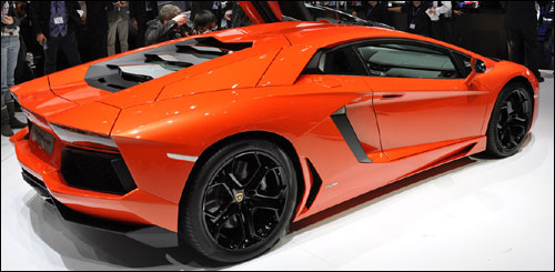 Lamborghini launches Aventador for Rs 3.69 crore