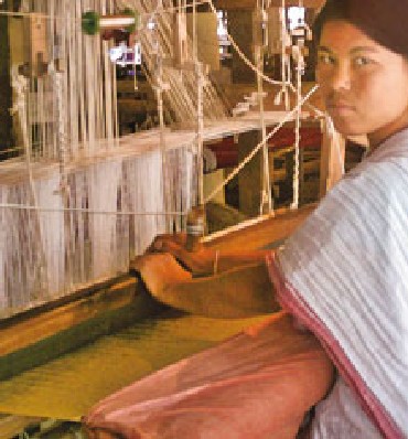 Handweaving of Muga silk