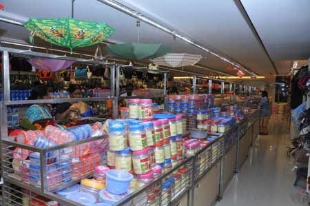 'We will all be slaves to MNCs,' says Saravana Stores founder