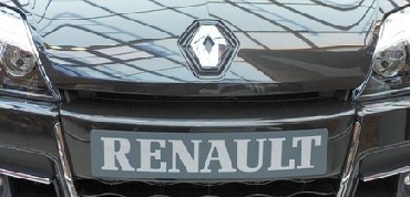 Renault to uncover its compact car in October