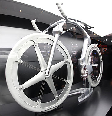 Peugeot electric concept bike.