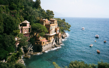 There are 2.5 million affluent households in Italy.