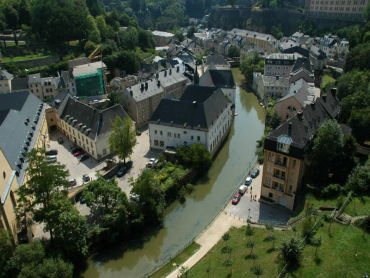 There are 29 per cent affluent households in Luxemburg.