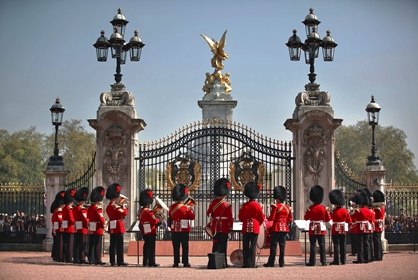 Prince Charles plans to turn Buckingham Palace into hotel
