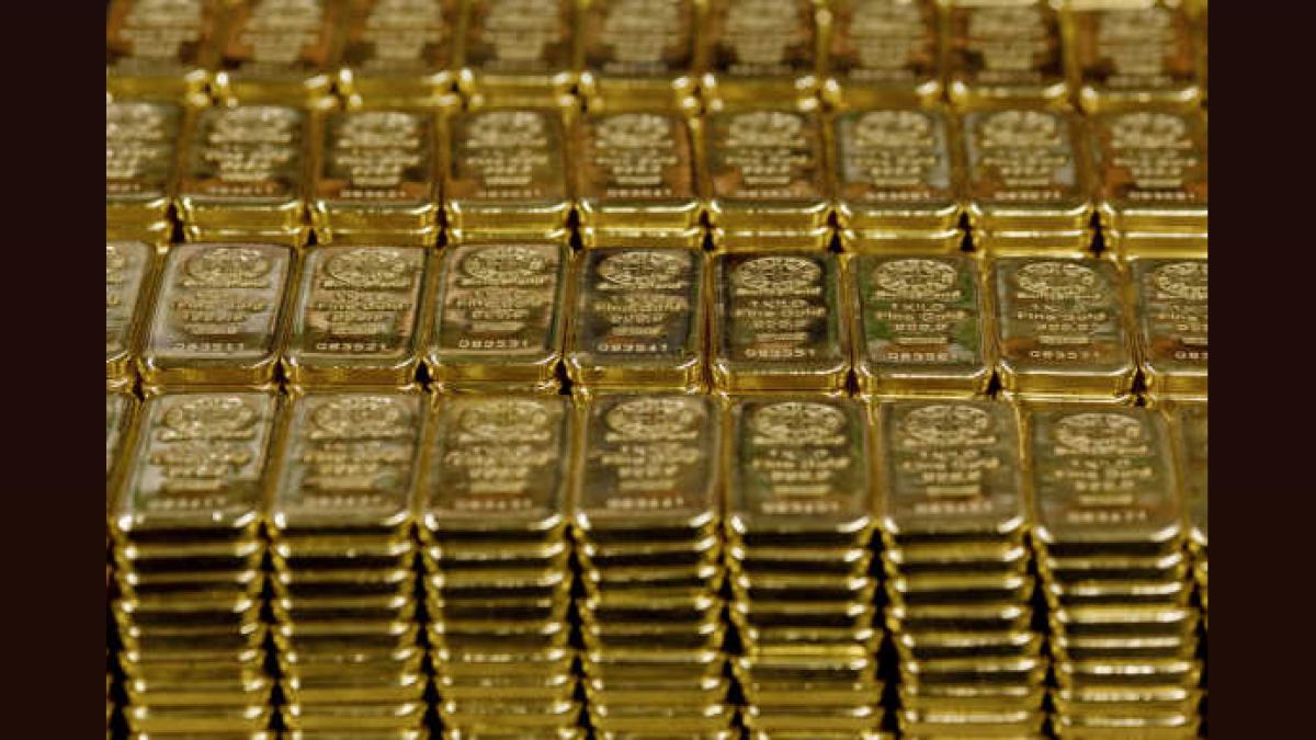 Gold Price Rally: Macro Uncertainty Fuels Gains