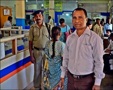 Mayank Dhar Tiwari, the manager of Bank of India's Ratu branch, one of the first bank branches in the country from where the Aadhaar-enabled MNREGA payment pilot was rolled out in December last year, feels the system has performed well.