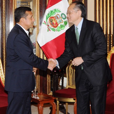 Peru's President Humala and New World Bank President Yong Kim, shake hands during a meeting at the government palace in Lima.