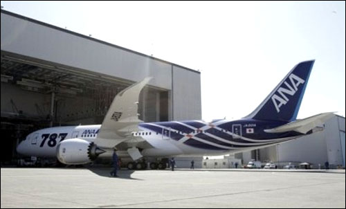 Dreamliner for AI suffers engine mishap; probe on in the US