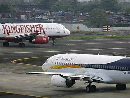 Jet and SpiceJet soar on the misfortunes of rivals