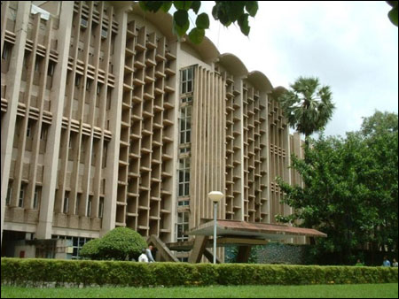 Pay-package rise may ring early Christmas bells at IIT placements