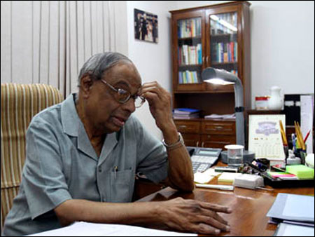 Full effect of recovery will only be visible in 2013-14: C Rangarajan