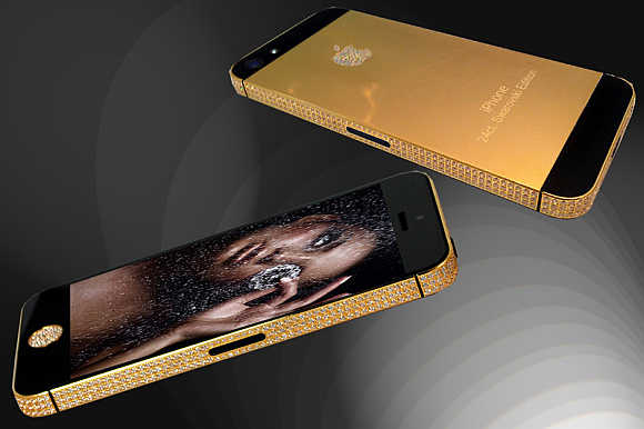 iPhone 4s 24ct Gold Ambassador Edition.