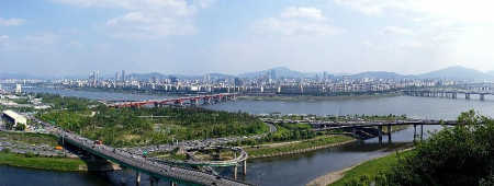 South Korea tops with 16.7 Mbps. A view of Seoul.