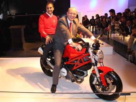 Mirko Bordiga (rider), Ducati Asia Pacific CEO and Ashish Chordia (pillion) Ducati India CEO