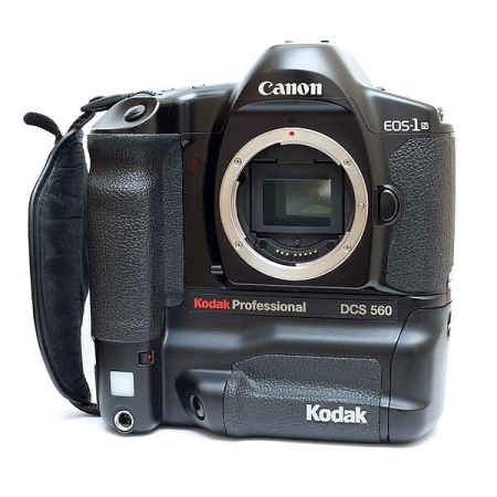 Kodak DCS 560 digital SLR based on a Canon EOS-1n chassis.