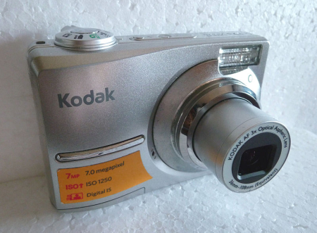 Kodak EasyShare C713 digital camera.
