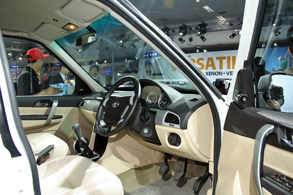 The dashboard and the console of the new Tata Safari.