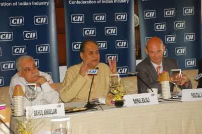Rahul Khullar, Commerce Secretary, Ministry of Commerce and Industry; Mr Rahul Bajaj, Past President, CII and Chairman, Bajaj Auto Limited; Mr Pascal Lamy, Director General, WTO at a Closed Door Session on Taking Doha Round Forward.