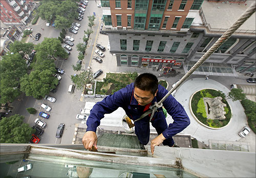 The tough life of window cleaners