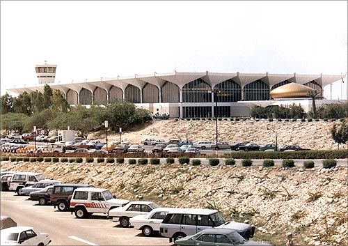 Historic photos of Dubai International Airport