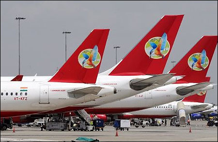 3 suitors eye Kingfisher Airlines stake