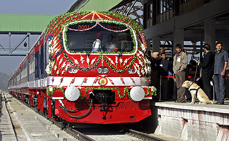 Rail Budget 2013: Railway stocks fall