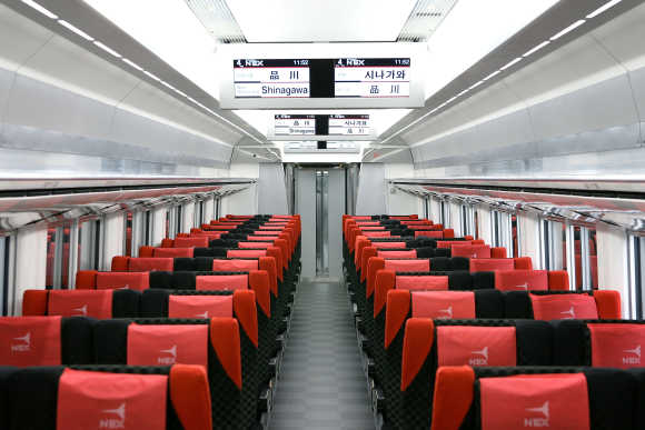 Stunning photos of Japan's luxurious, superfast train