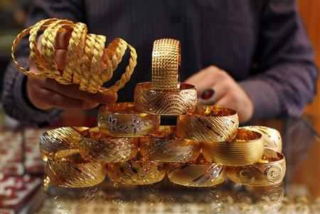Gold at life-time high of Rs 29,695