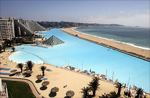 World's largest swimming pool