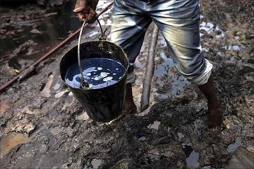 How thieves steal crude oil in Nigeria